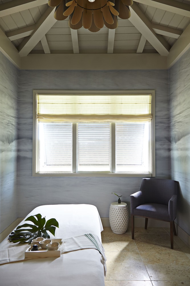 The Island House — Hotel rooms in Nassau, New Providence