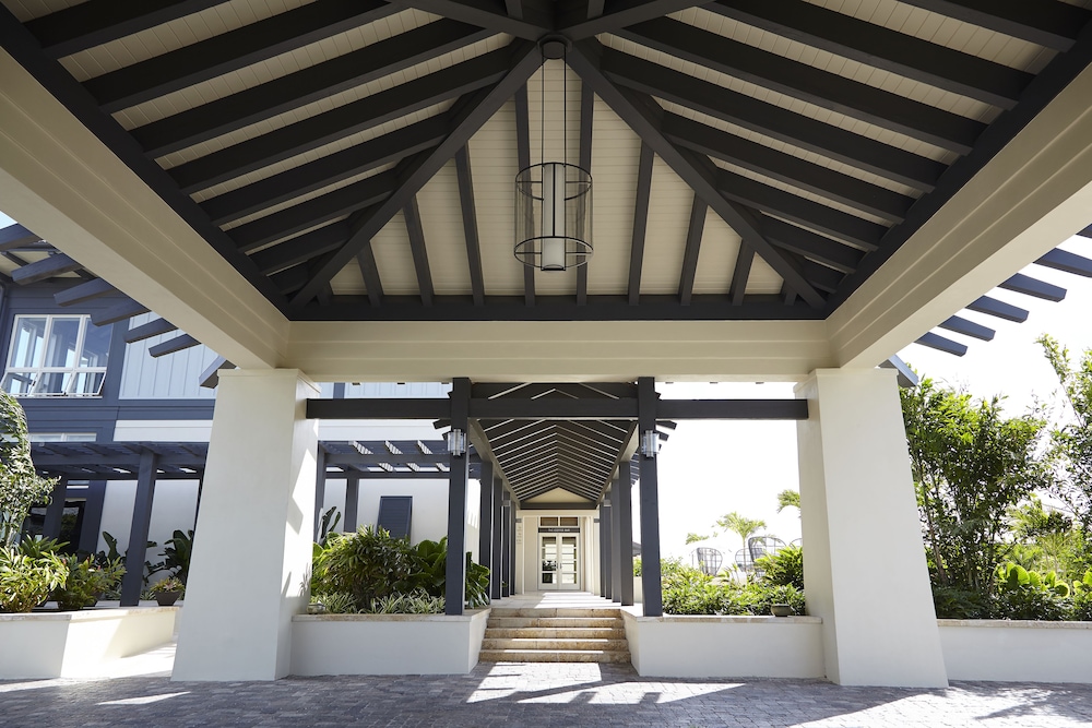 The Island House — Hotel building in Nassau, New Providence