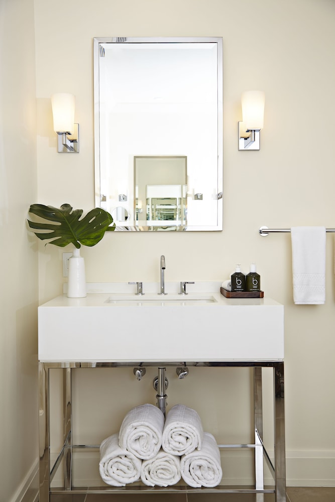 The Island House — Hotel rooms in Nassau, New Providence