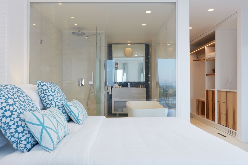 Myconian Ambassador Hotel Relais & Chateaux — Hotel rooms in Plati Gialos, South Aegean