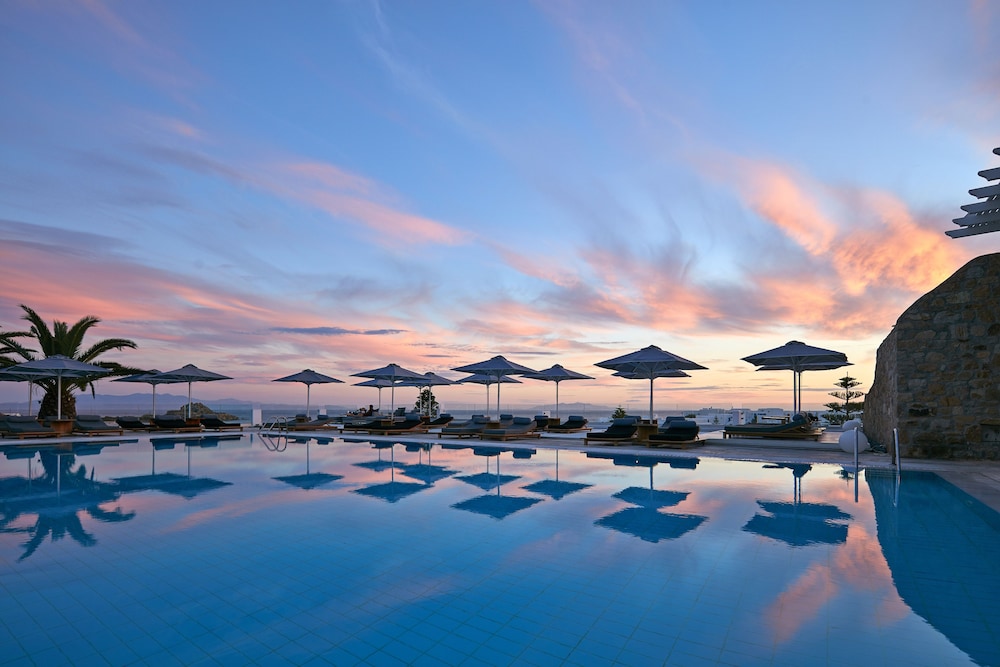 Myconian Ambassador Hotel Relais & Chateaux — Swimming pool in Plati Gialos, South Aegean