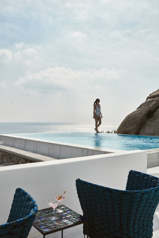 Myconian Ambassador Hotel Relais & Chateaux — Swimming pool in Plati Gialos, South Aegean
