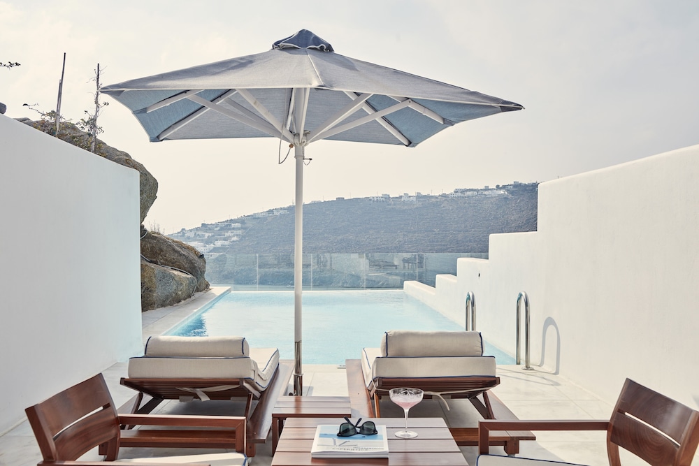 Myconian Ambassador Hotel Relais & Chateaux — Swimming pool in Plati Gialos, South Aegean