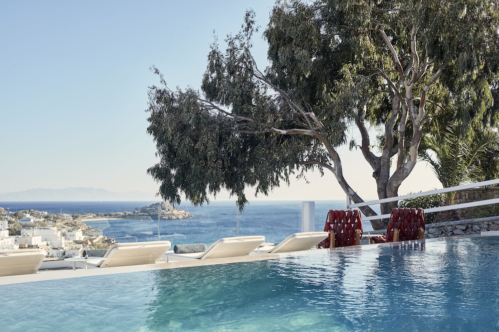 Myconian Ambassador Hotel Relais & Chateaux — Swimming pool in Plati Gialos, South Aegean
