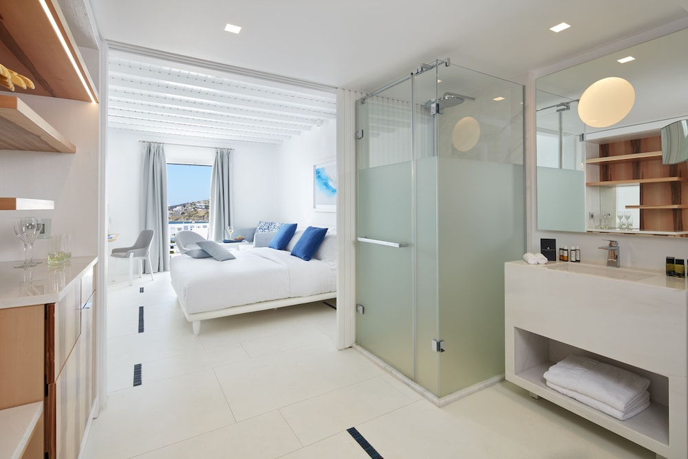 Myconian Ambassador Hotel Relais & Chateaux — Hotel rooms in Plati Gialos, South Aegean
