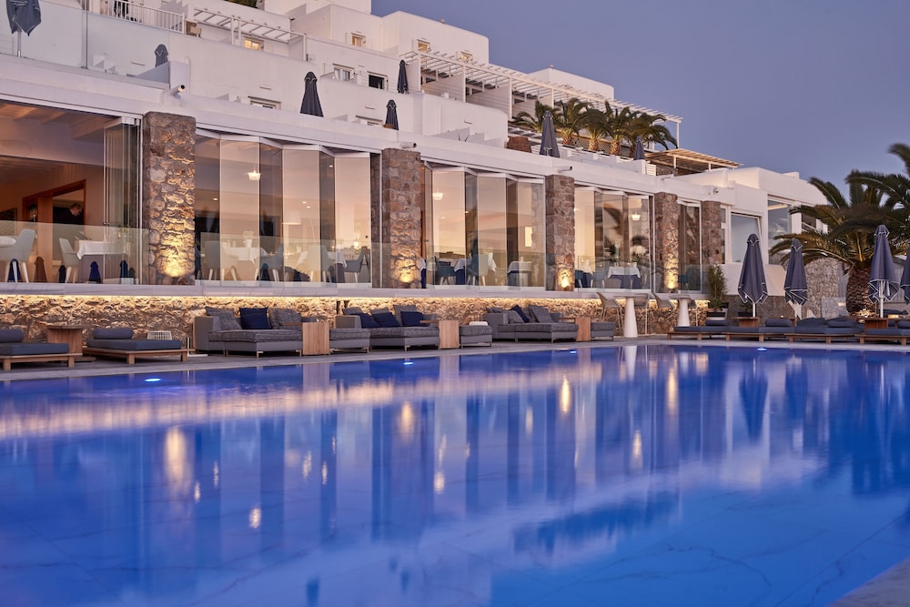Myconian Ambassador Hotel Relais & Chateaux — Swimming pool in Plati Gialos, South Aegean