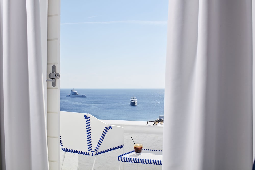 Myconian Ambassador Hotel Relais & Chateaux — Hotel rooms in Plati Gialos, South Aegean