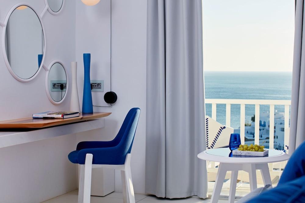 Myconian Ambassador Hotel Relais & Chateaux — Hotel rooms in Plati Gialos, South Aegean
