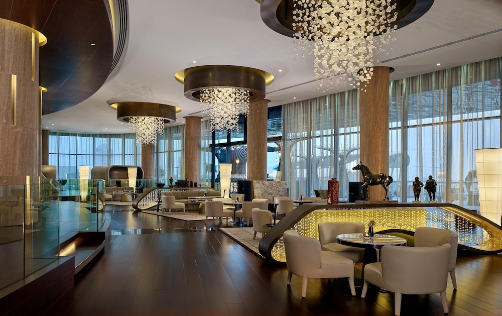 Grand Hyatt Abu Dhabi Hotel & Residences — Restaurant & bars in Abu Dhabi