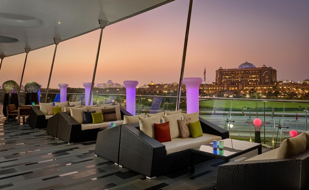 Grand Hyatt Abu Dhabi Hotel & Residences — Restaurant & bars in Abu Dhabi