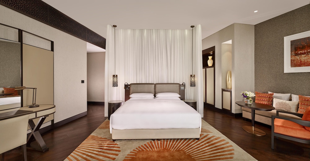 Grand Hyatt Abu Dhabi Hotel & Residences — Hotel rooms in Abu Dhabi