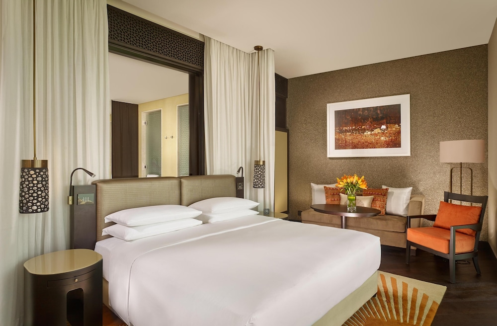 Grand Hyatt Abu Dhabi Hotel & Residences — Hotel rooms in Abu Dhabi