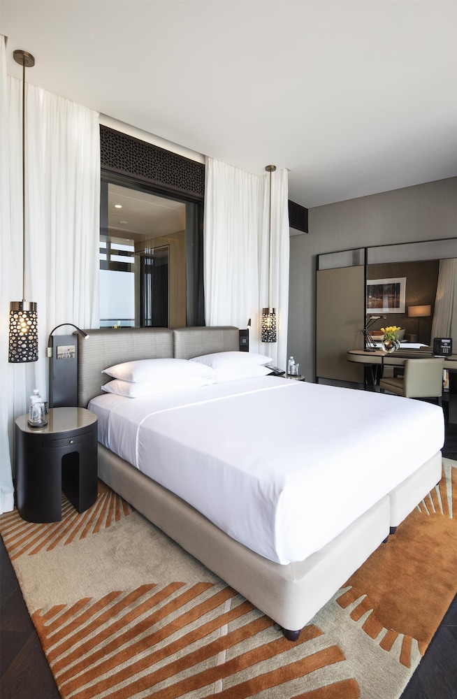 Grand Hyatt Abu Dhabi Hotel & Residences — Hotel rooms in Abu Dhabi