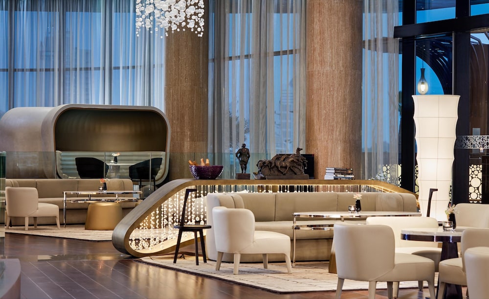 Grand Hyatt Abu Dhabi Hotel & Residences — Restaurant & bars in Abu Dhabi