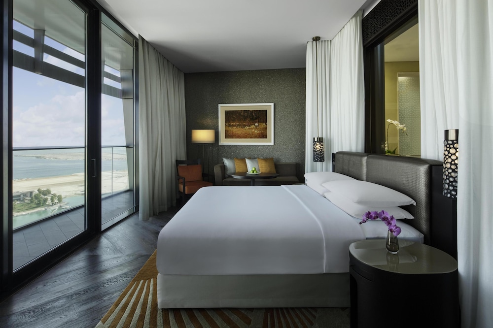 Grand Hyatt Abu Dhabi Hotel & Residences — Hotel rooms in Abu Dhabi