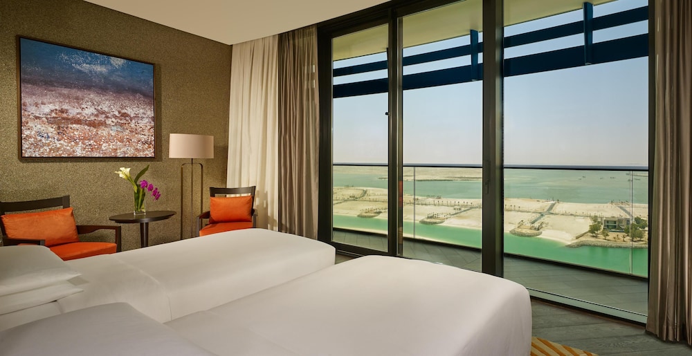 Grand Hyatt Abu Dhabi Hotel & Residences — Hotel rooms in Abu Dhabi