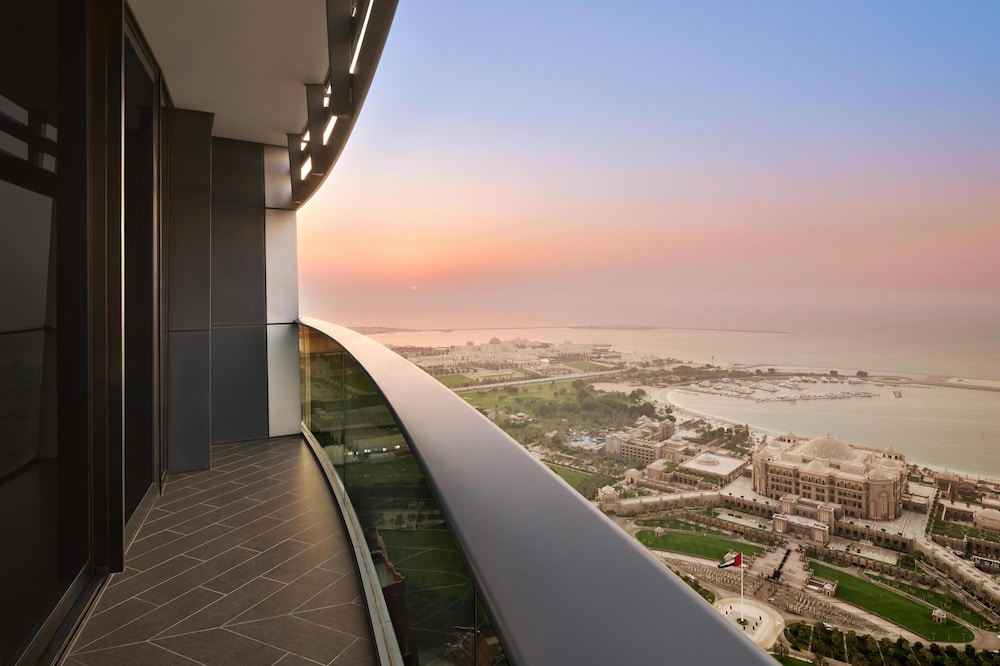 Grand Hyatt Abu Dhabi Hotel & Residences — Attractions in the area in Abu Dhabi