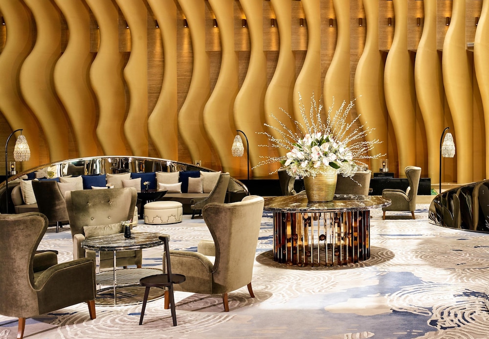 Grand Hyatt Abu Dhabi Hotel & Residences — Restaurant & bars in Abu Dhabi