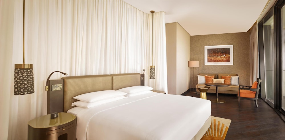 Grand Hyatt Abu Dhabi Hotel & Residences — Hotel rooms in Abu Dhabi