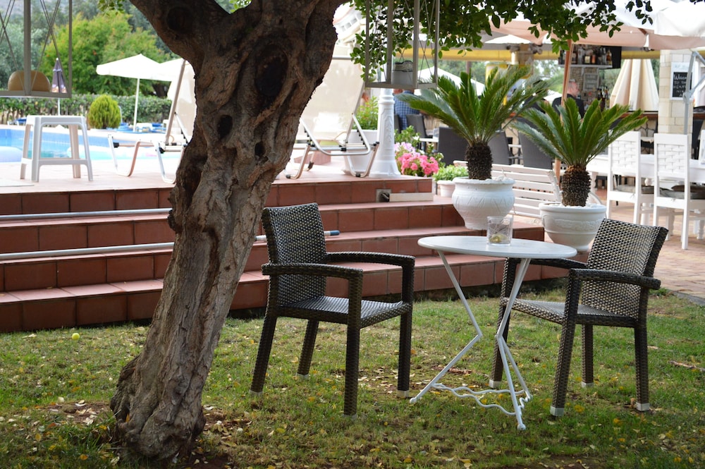 Nikos Apartments — Restaurant & bars in Stalida