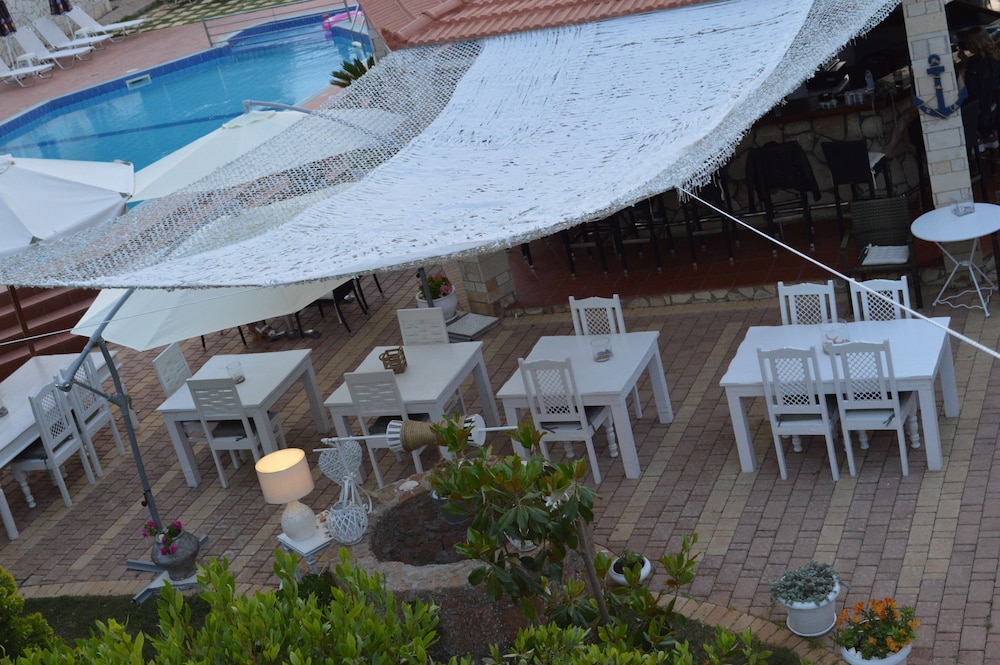 Nikos Apartments — Restaurant & bars in Stalida