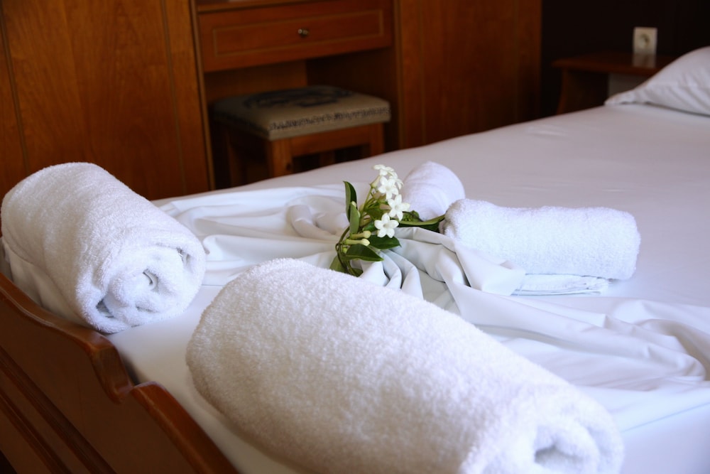 Nikos Apartments — Hotel rooms in Stalida