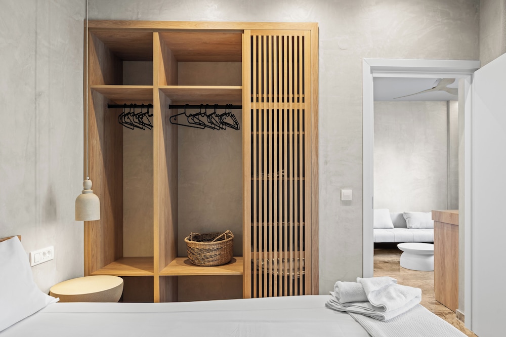 Nikos Apartments — Hotel rooms in Stalida