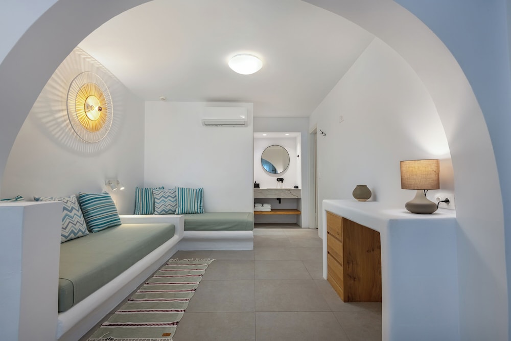 Nissia Kamares Hotel Apartments — Hotel rooms in Kardamena, South Aegean