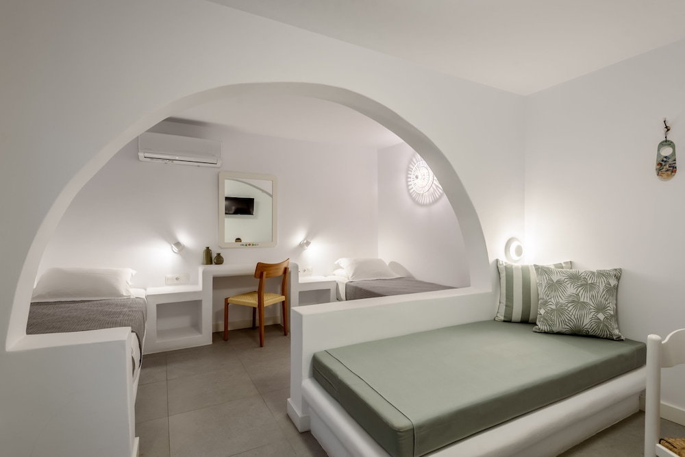 Nissia Kamares Hotel Apartments — Hotel rooms in Kardamena, South Aegean