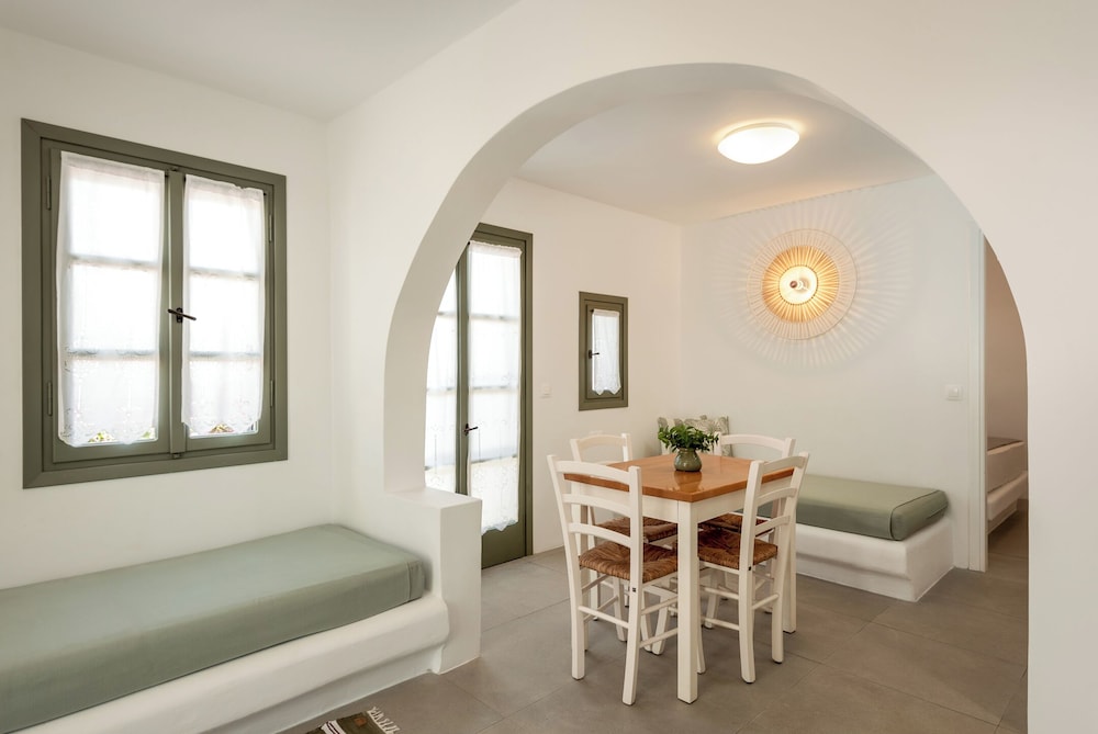 Nissia Kamares Hotel Apartments — Hotel rooms in Kardamena, South Aegean