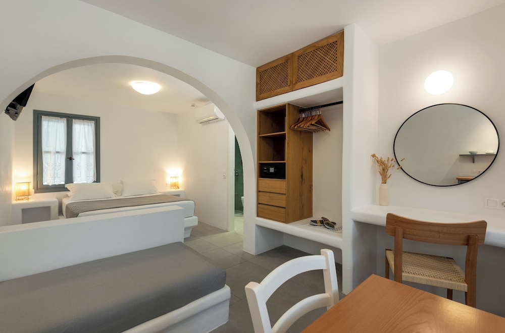 Nissia Kamares Hotel Apartments — Hotel rooms in Kardamena, South Aegean