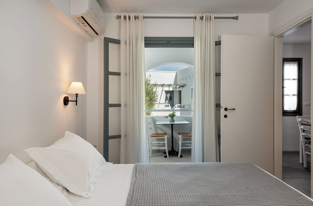 Nissia Kamares Hotel Apartments — Hotel rooms in Kardamena, South Aegean