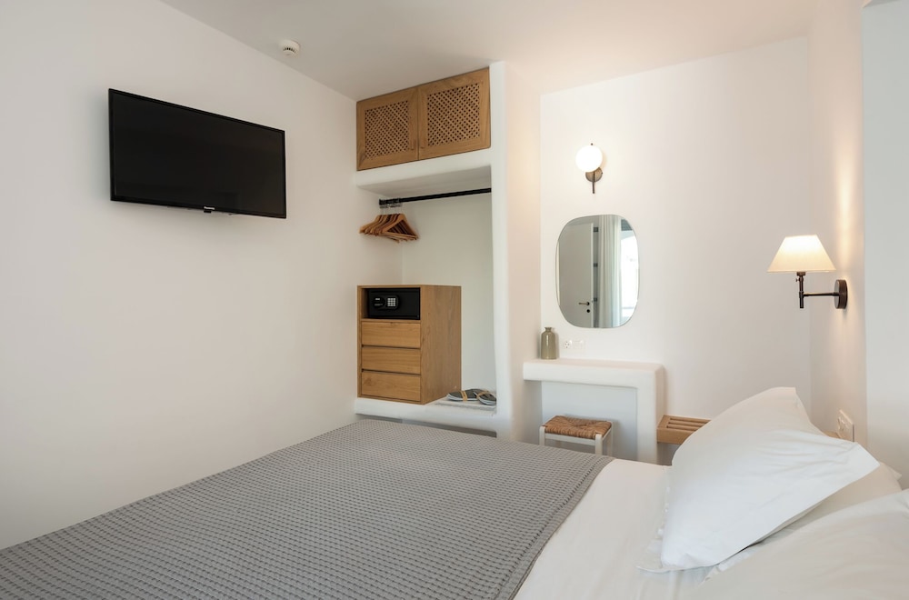 Nissia Kamares Hotel Apartments — Hotel rooms in Kardamena, South Aegean