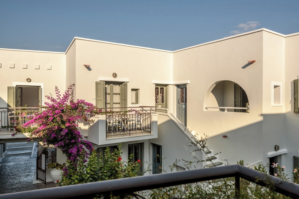 Nissia Kamares Hotel Apartments — Hotel building in Kardamena, South Aegean
