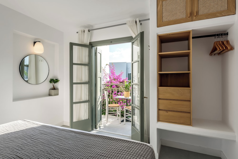 Nissia Kamares Hotel Apartments — Hotel rooms in Kardamena, South Aegean