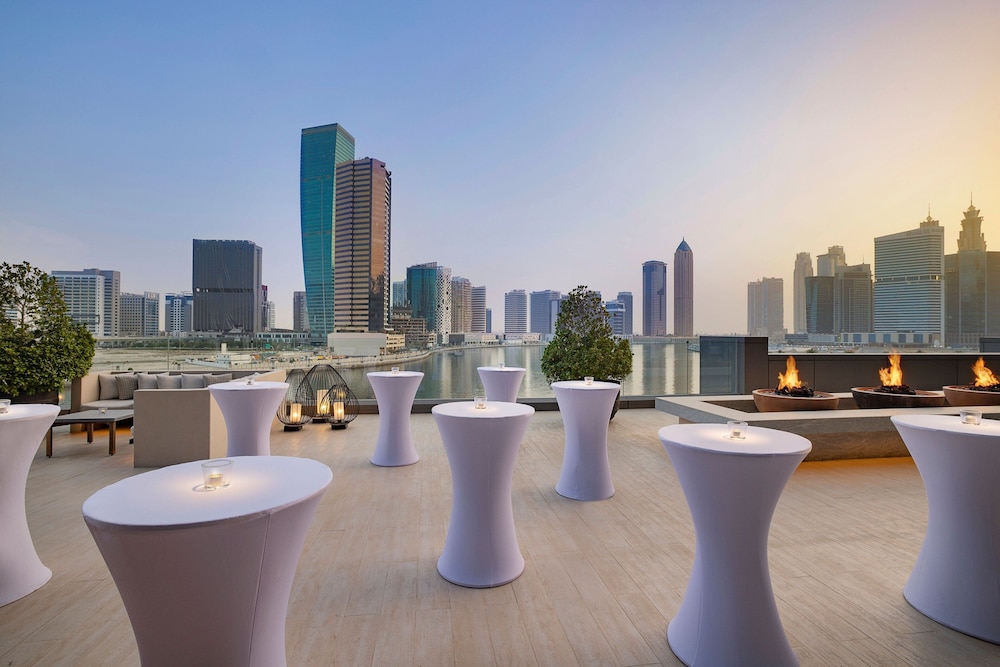 The St. Regis Downtown, Dubai — Restaurant & bars in Dubai