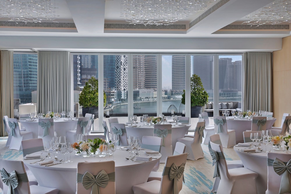 The St. Regis Downtown, Dubai — Restaurant & bars in Dubai