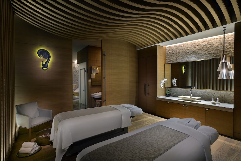 The St. Regis Downtown, Dubai — Hotel rooms in Dubai