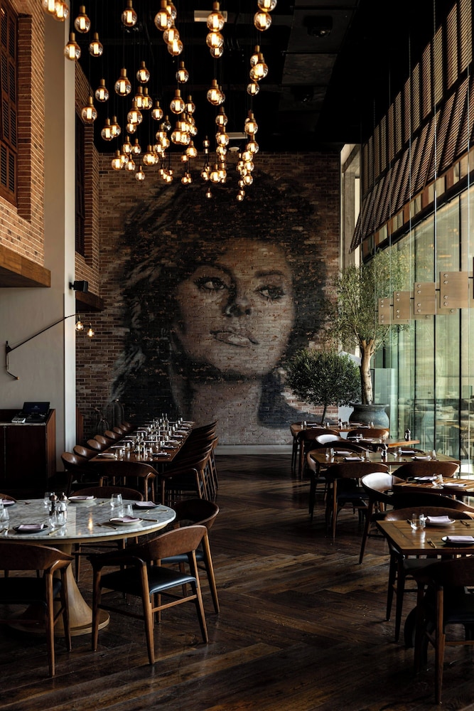 The St. Regis Downtown, Dubai — Restaurant & bars in Dubai