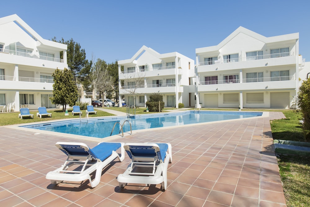 Apartamentos Habitat — Swimming pool in Puerto Pollensa, Balearic Islands