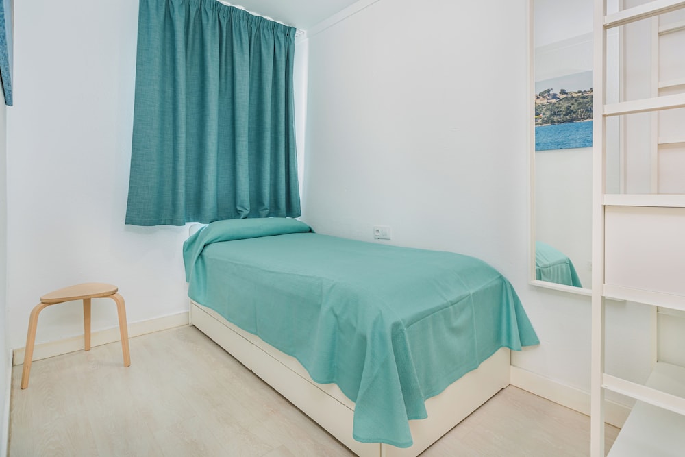 Apartamentos Habitat — Hotel rooms in Puerto Pollensa, Balearic Islands