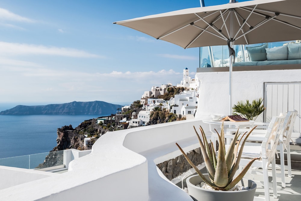 On The Rocks Hotel — Hotel rooms in Imerovigli, South Aegean