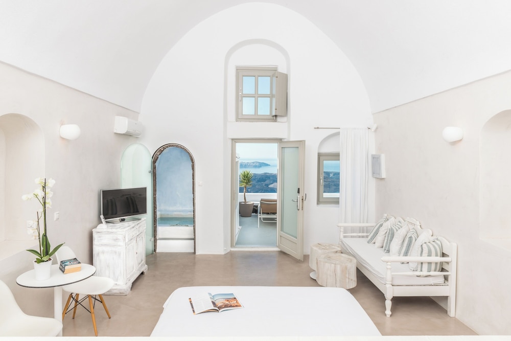 On The Rocks Hotel — Hotel rooms in Imerovigli, South Aegean
