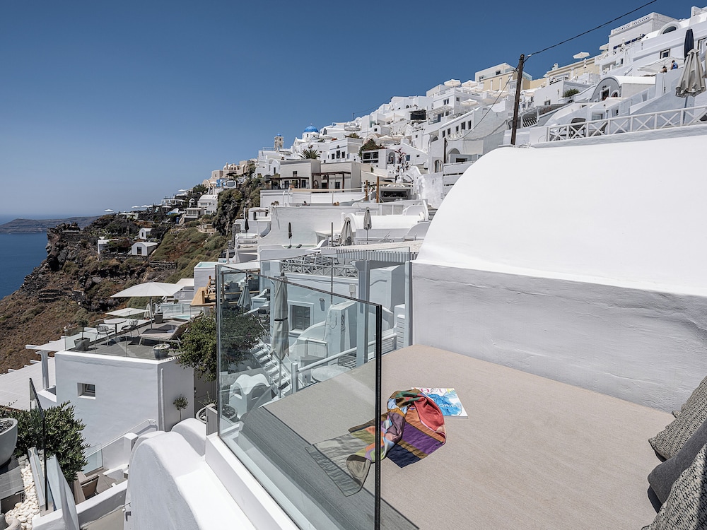 On The Rocks Hotel — Hotel rooms in Imerovigli, South Aegean