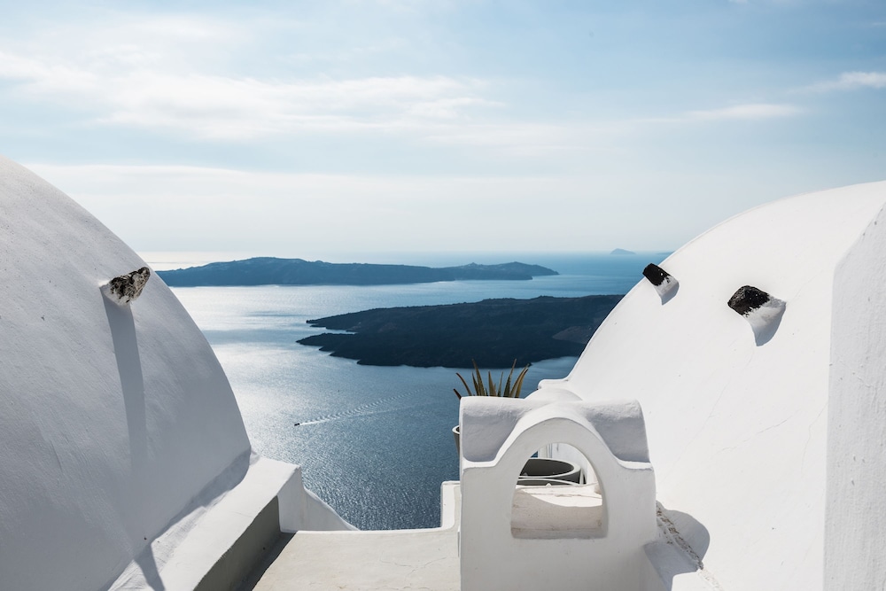 On The Rocks Hotel — Hotel rooms in Imerovigli, South Aegean