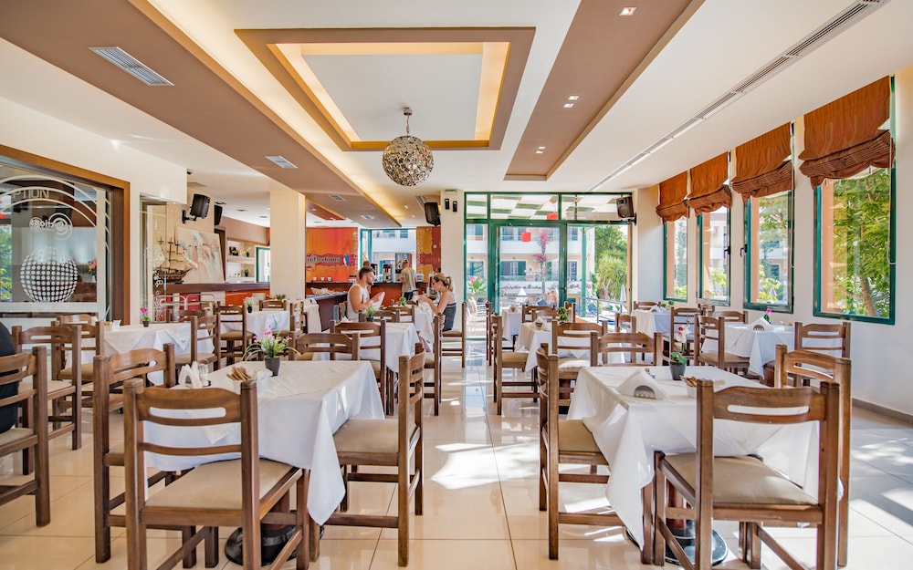 Oscar Hotel — Restaurant & bars in Laganas, Ionian Islands