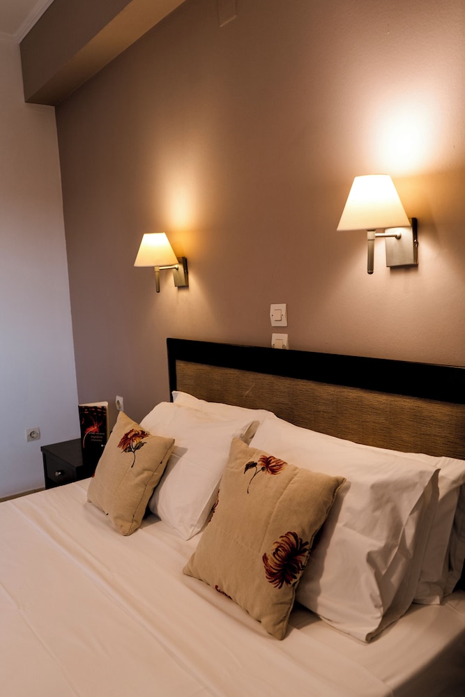 Oscar Hotel — Hotel rooms in Laganas, Ionian Islands