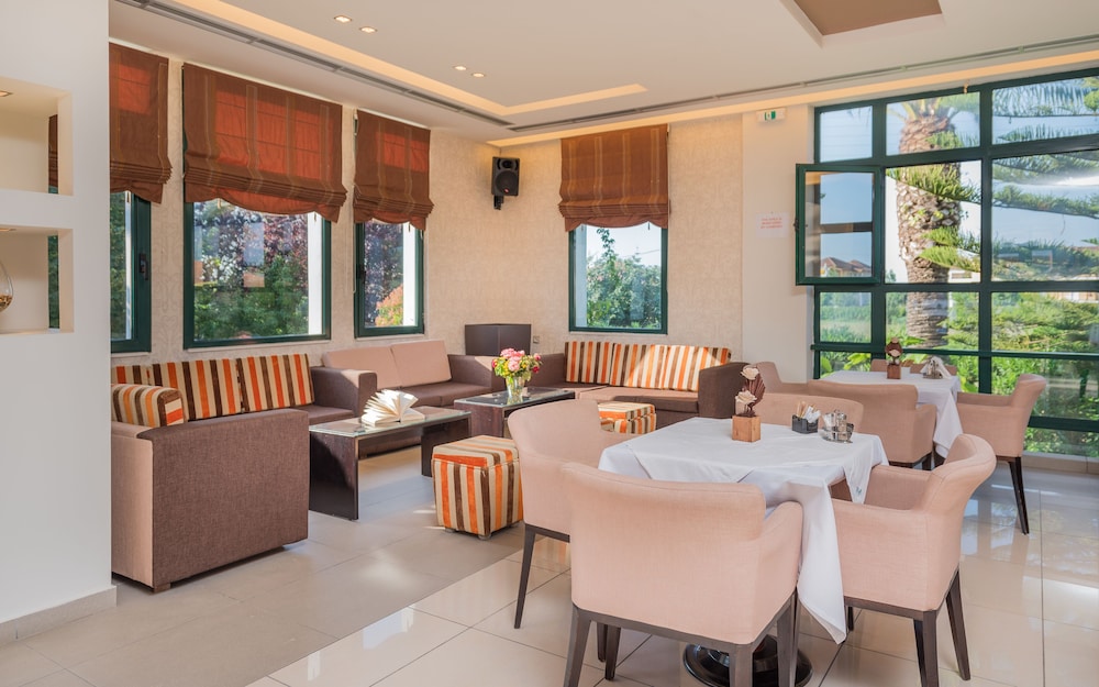 Oscar Hotel — Restaurant & bars in Laganas, Ionian Islands
