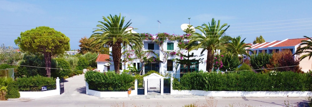 Oscar Hotel — Hotel building in Laganas, Ionian Islands