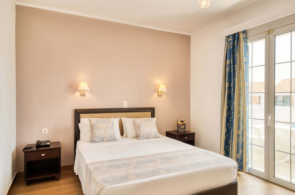Oscar Hotel — Hotel rooms in Laganas, Ionian Islands
